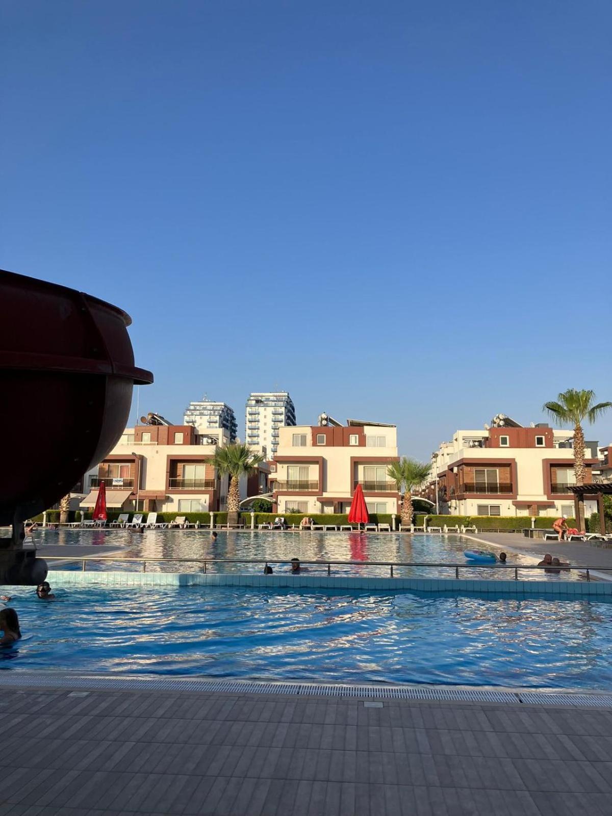 Royal Sun Royal Fun, Next To Grand Sapphire Hotel Trikomo Exterior foto