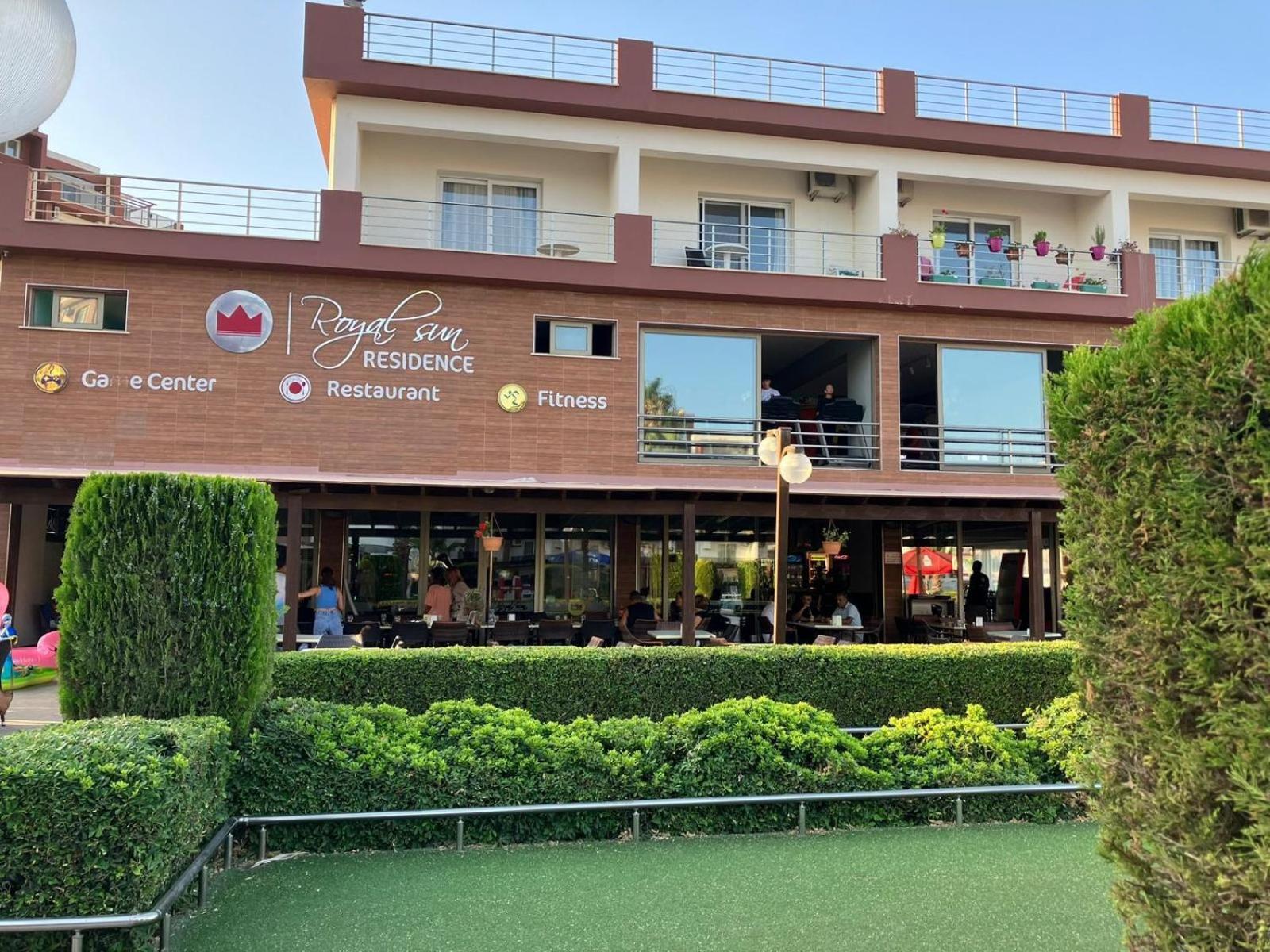 Royal Sun Royal Fun, Next To Grand Sapphire Hotel Trikomo Exterior foto